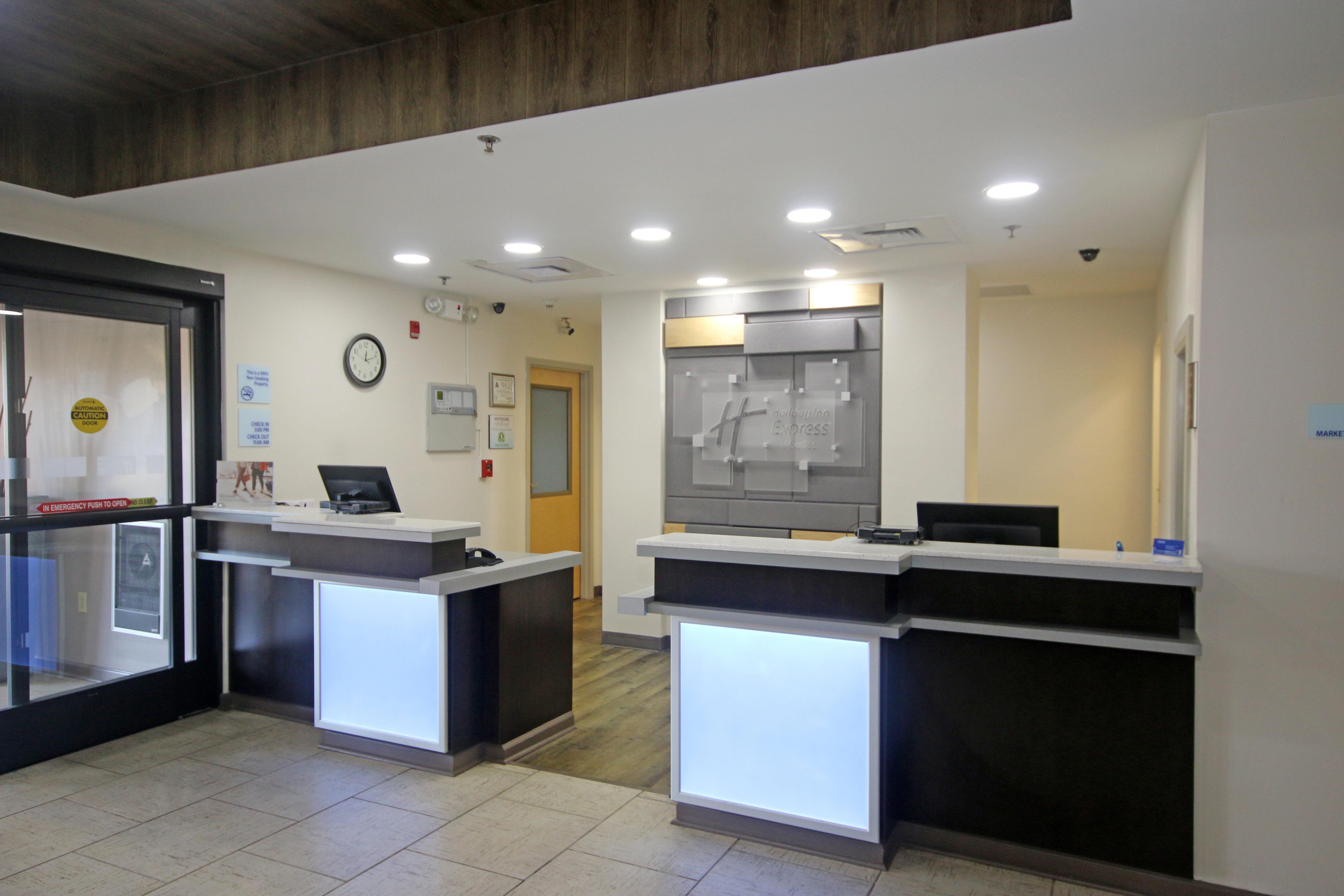Holiday Inn Express Hotel & Suites Greensboro-East By Ihg Εξωτερικό φωτογραφία