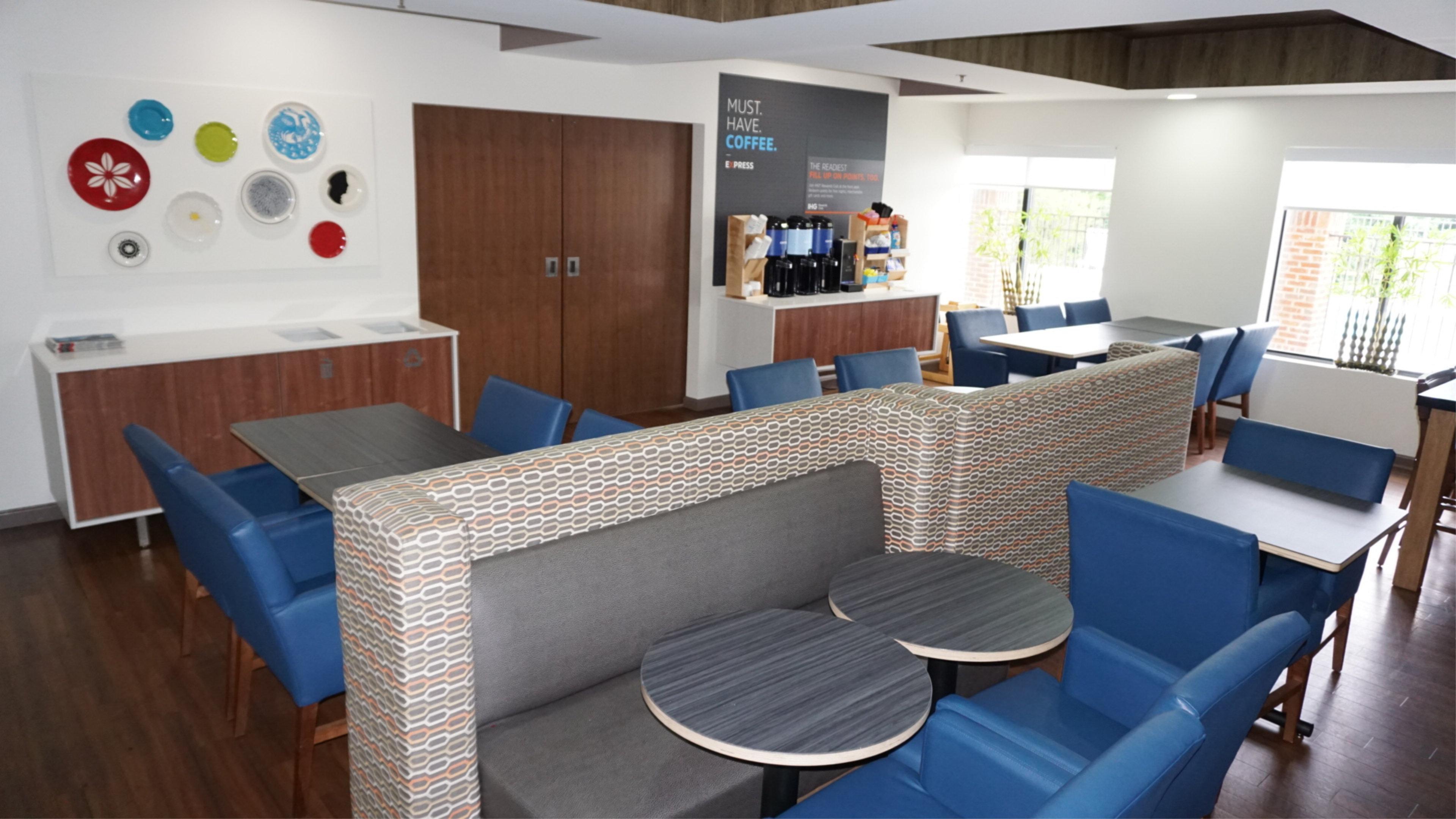 Holiday Inn Express Hotel & Suites Greensboro-East By Ihg Εξωτερικό φωτογραφία